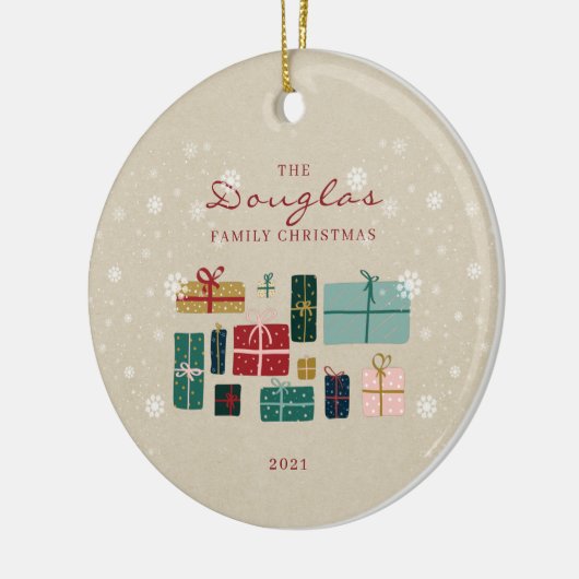 クラフト家族のクリスマスプレゼントをパーソナライズ セラミックオーナメント (左)