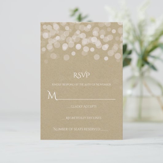 クラフト紙シンプルな田舎風の結婚式RSVP 出欠カード (スタンド正面)