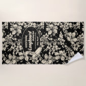 クラブサーフィンロングボードロゴハイビスカスアロハブラック ビーチタオル (正面)