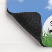 クラブ付き草の中のゴルフボール マウスパッド (コーナー)