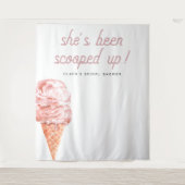 クララレトロスクープされたブライダルシャワーT タペストリー (正面)