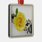 クラリネットおよび黄色バラのオーナメント メタルオーナメント (右)