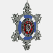 クランウォーレスクレスト&タータンチェックノット スノーフレークピューターオーナメント (左)