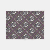 クランカーネギークレストタータンチェック フリースブランケット (正面(横))