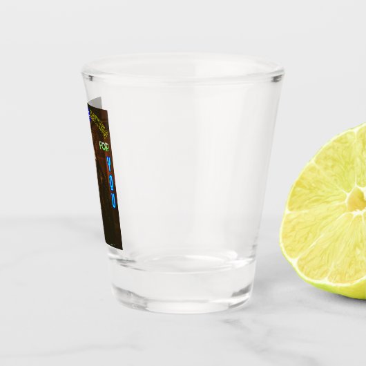 クランパスズが12月のクランプスナクトを待っている ショットグラス (右)