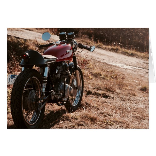 クランベリー分野のヴィンテージのCaféのレーサー (正面横)