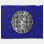 クランマクファーソンクレスト&タータンチェックノット フリースブランケット (正面(横))