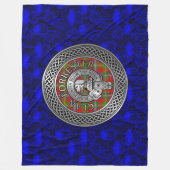 クラン・フォレスター |フォスタークレスト&タータンチェックノット フリースブランケット (正面)