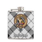 クランMacFarlaneクレストオーバー白黒タータンチェック フラスク (正面)