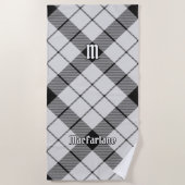 クランMacFarlane白黒タータンチェック ビーチタオル (正面)