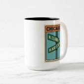 クラークとアジソン交差点Tシャツ ツートーンマグカップ (正面右)