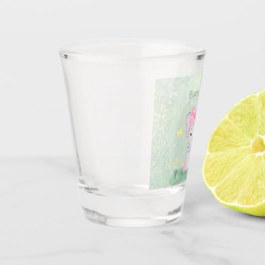 クリアリングにピンクの弓を持つ可愛いベビーゾウ ショットグラス (左)