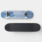 クリウチェフスコイ火山から放出されるプルーム。 スケートボード (横)