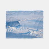 クリウチェフスコイ火山から放出されるプルーム。 フリースブランケット (正面(横))
