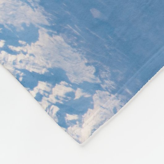 クリウチェフスコイ火山から放出されるプルーム。 フリースブランケット (角)