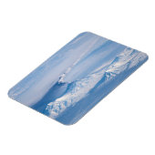 クリウチェフスコイ火山から放出されるプルーム。 マグネット (左側)