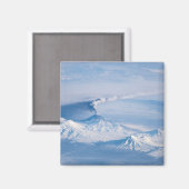 クリウチェフスコイ火山から放出されるプルーム。 マグネット (正面/裏面)