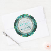 クリエイティビティのティール(緑がかった色)Fractalsステッカーを探索 ラウンドシール (封筒)