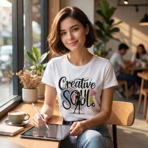 クリエイティブな魂を持つ女性へのギフト Tシャツ