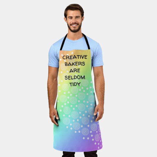 クリエイティブのベーカーはめったに整然とした虹のグラデーション エプロン (着用した状態)