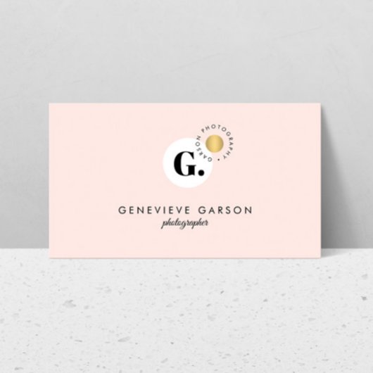 クリエイティブはっきりしたモノグラムのロゴピンクのソーシャルメディア 名刺