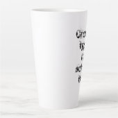 "クリエイティブタイプはめったに整頓されていない"乱雑なラテマグ カフェラテマグ (正面)