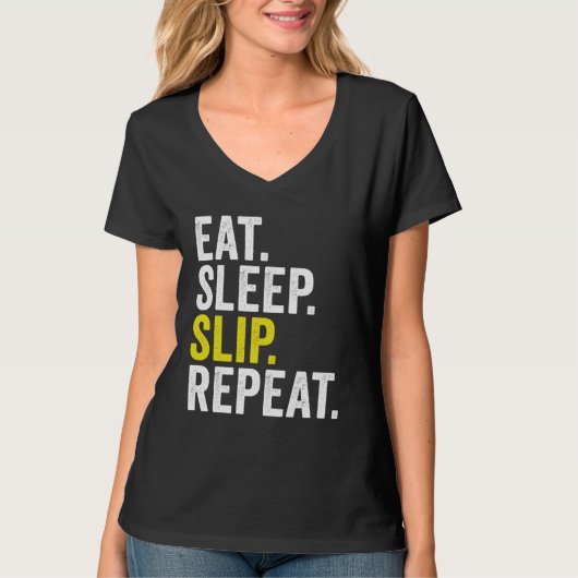 クリケットでスリップを繰り返す 食べる寝る Tシャツ (正面)
