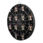 クリケットのウィケット、こうもり、ボール。 ダーツボード (正面右)