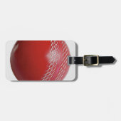 クリケットのカスタマイズボールが赤 ラゲッジタグ (正面横)