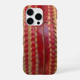クリケットの心臓部へのクローズアップ:クリムゾンステッチフォーカス iPhone 16 PROケース
