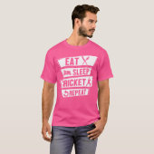 クリケットスポーツプレイヤー食べスクリケットのリピート Tシャツ (正面フル)