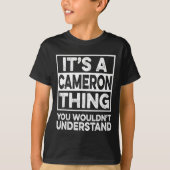 クリスは理解できないカメロン特有のもの Tシャツ (正面)