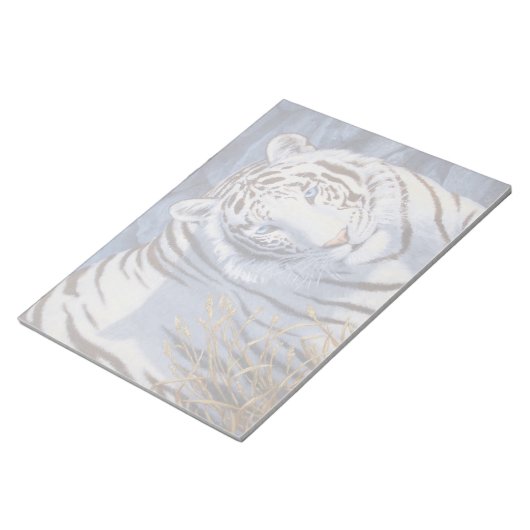 クリスタルブルーの目を持つ美しいホワイトタイガー ノートパッド (アングル)