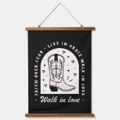 クリスチャンの田舎の女の子の信仰引用文女性のカーボーイブラック 吊り下げ型タペストリー (正面)