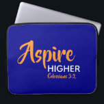 クリスチャン感動的ブルーを目指す ラップトップスリーブ<br><div class="desc">メッセージ感動的- Aspire Higher -聖なる書物、 経典リファレンス付きコロサイ3:2 "上の事に心を置く"。単にやる気を起こさせるスタイリッシュに表示されたメッセージ。文字は完全にカスタマイズ可能なため、独自のメッセージとお気に入りの聖なる書物、 経典参照でパーソナライズしたり、そこ離れのままパーソナライズできます。平凡素晴らしな人に定住したくない人のための一年中贈り物。</div>