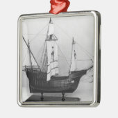 クリストファー・コロンブスのCaravel メタルオーナメント (左)