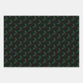 クリスマスあなたの名前、ホリー、および黒と白のドット ラッピングペーパーシート (正面2)