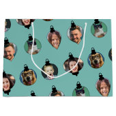 クリスマスおもしろいファミリーフォト顔オーナメント ラージペーパーバッグ (正面)