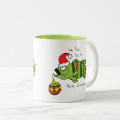 クリスマスおもしろいベース魚釣り魚かわいい漫画 ツートーンマグカップ (正面右)