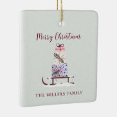 クリスマスそりは贈り物でいっぱいで、ライトグリーン セラミックオーナメント (右)