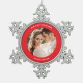 クリスマスと結婚おめでとう 写真入り スノーフレークピューターオーナメント (正面)