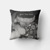 クリスマスにサンタハットを着たかわいい秋田犬 クッション (裏面)