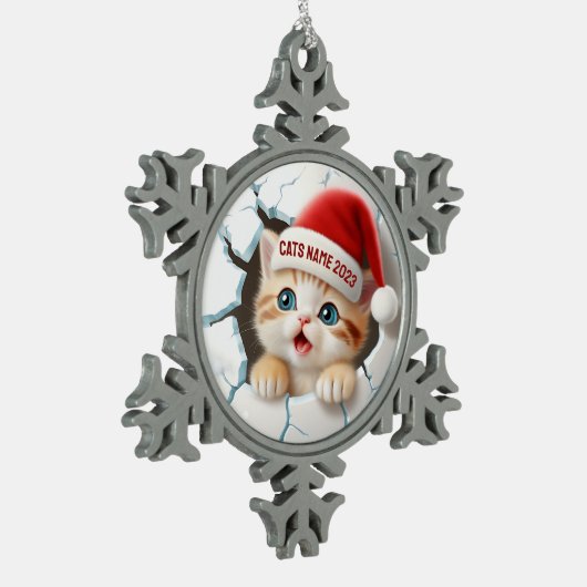 クリスマスにサンタ帽子をかぶったかわいい子猫 スノーフレークピューターオーナメント (左)