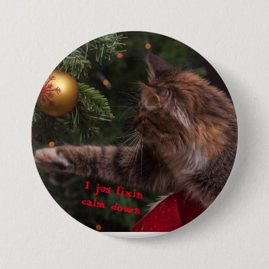 クリスマスにツリーを直す猫 ピンバックボタン 缶バッジ (正面)