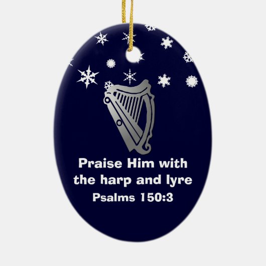 クリスマスにトランペット聖書で彼を褒める セラミックオーナメント (裏面)