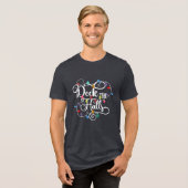 クリスマスにホールの休日のライトを飾る トライブレンドTシャツ (正面全面)