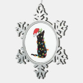 クリスマスにライトアップされた黒いサンタ猫 スノーフレークピューターオーナメント (右)