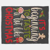 クリスマスに似た味が出てきた フリースブランケット (正面(横))