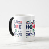 クリスマスに家に帰る | ホリデーコーヒーマグ モーフィングマグカップ (正面左)