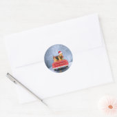 クリスマスに座って雪の中でアイレデール・テリア犬 ラウンドシール (封筒)